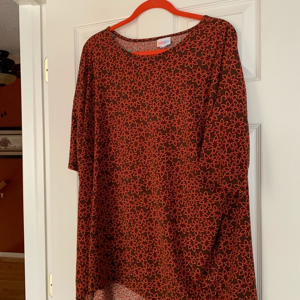 Lularoe Ladies Top Size L